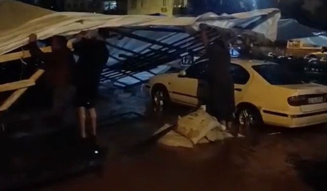 Sağanak Adana’yı Vurdu: Yollar Göle Döndü, Hayvanlar Suyun İçinde Kaldı