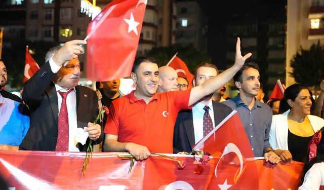 Çukurova’da 19 Mayıs Şöleni: Meşaleler Yükselecek, Simge Sahne Alacak!