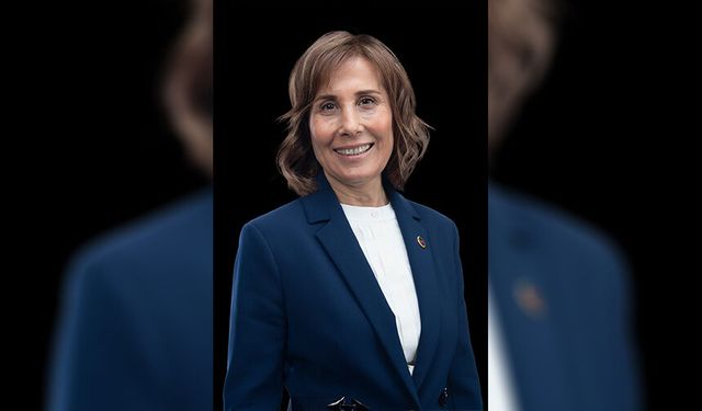 Oya Tekin’den Dikkat Çeken Bayram Mesajı: “Bu Karanlık Günler Elbet Geçecek”