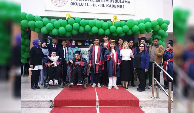 Özel Öğrencilerden Anlamlı Kutlama