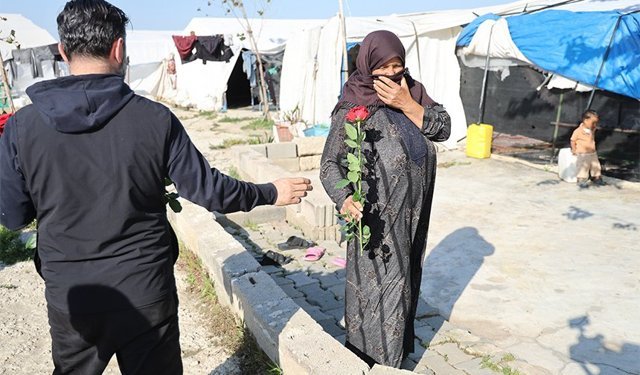 Para Etmeyen Güller, Mevsimlik İşçi Annelerin Yüzünü Güldürdü
