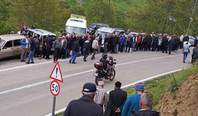 Saimbeyli’de Obruk Şelalesi Faciası! Genç Son Yolculuğuna Uğurlandı