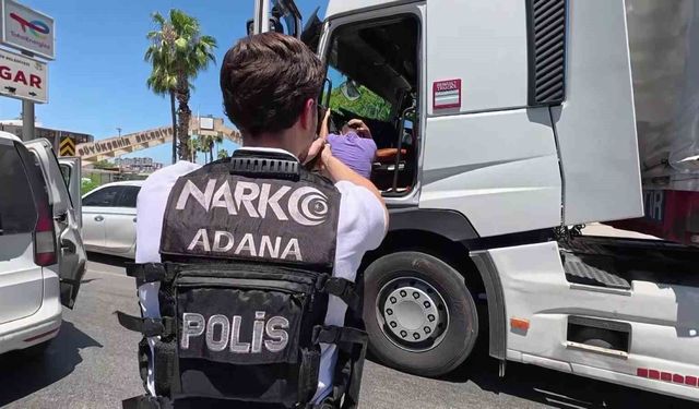 Adana'da Dev Uyuşturucu Operasyonu! Tırdan 1 Milyon 800 Bin Hap Çıktı
