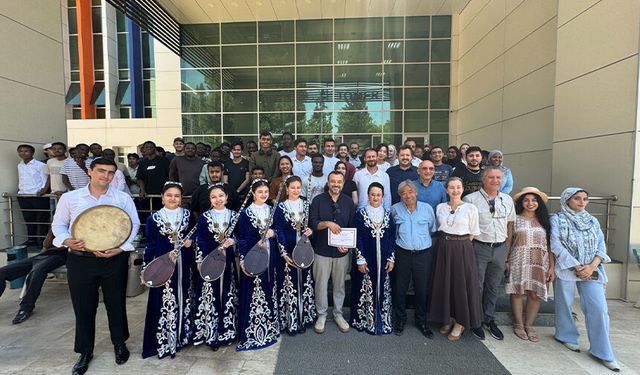 Çukurova Üniversitesi'nde Türk ve Özbek Ezgileri Büyüledi