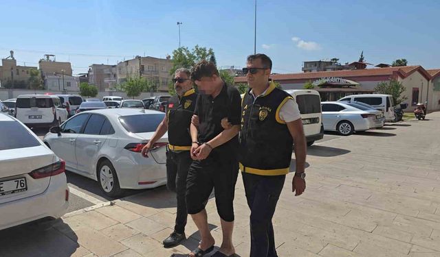 Polisin Dikkatinden Kaçmadı: Kolundaki Dövme Firariyi Ele Verdi