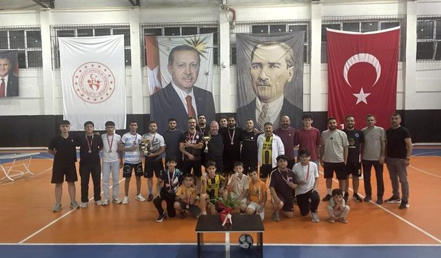 Pozantı'da Bir İlk! Ayak Tenisi Turnuvası Büyük Heyecana Sahne Oldu
