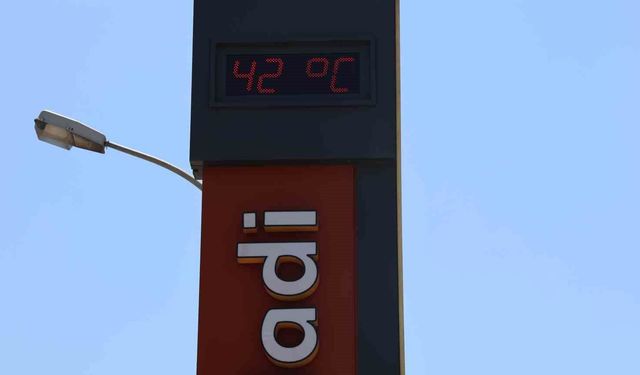Adana Kavruluyor! Hissedilen Sıcaklık 50 Dereceye Ulaştı