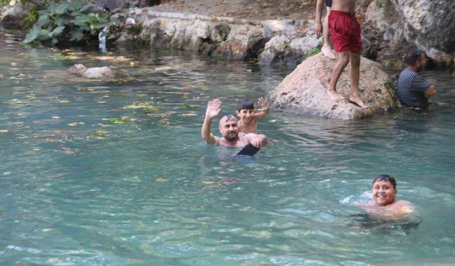 Adana Kavruluyor! Serinlemek İsteyenlerin Yeni Adresi Bu Gölet Oldu
