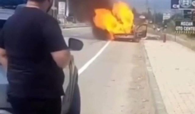 Adana’da Seyir Halindeki Otomobil Bir Anda Alev Aldı!