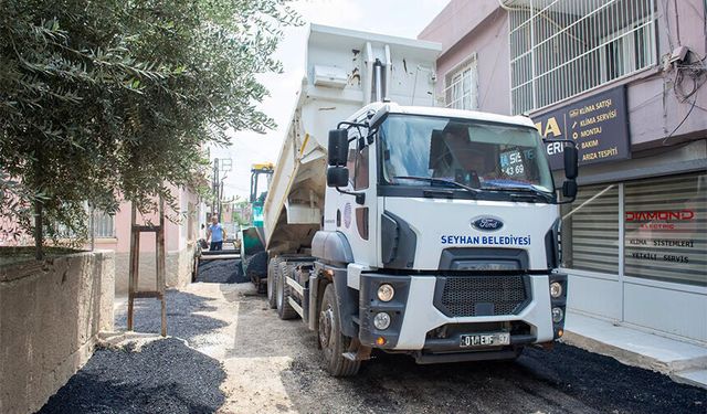 Seyhan'da Asfalt Seferberliği Hız Kesmiyor! Mahalleler Tek Tek Yenileniyor