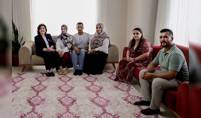Adana’da Duygulandıran Ziyaret! Süreyya Yavuz Şehit Ailelerinin Kapısını Çaldı