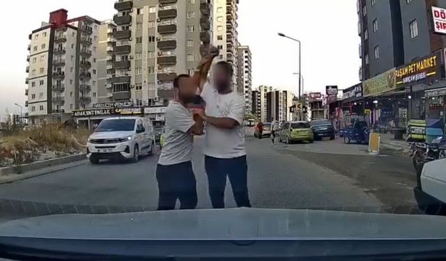 Adana Trafiğinde Dehşet! Yol Verme Tartışmasında Testere İddiası
