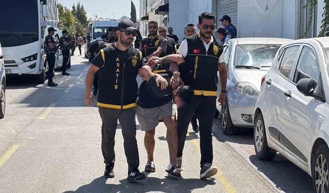 3 Saatte Bir Adres Değiştirdi, Petshopta Yakalandı!