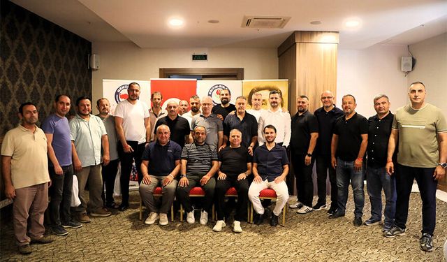 Eğitim-Bir-Sen Adana Şubesi 3. İstişare Ve Bilgilendirme Toplantısını Tamamladı