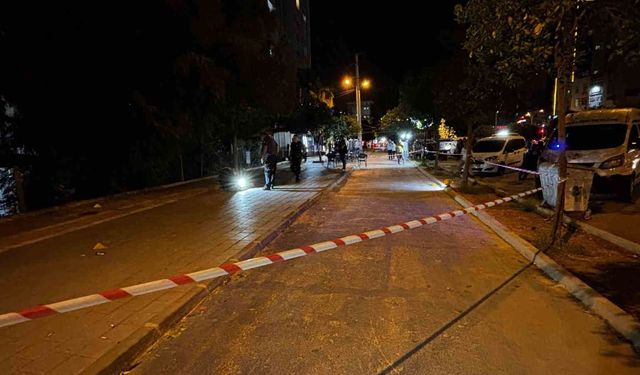Adana'da Kaldırımda Yürüyordu! Bir Anda Silahlı Saldırıya Uğradı