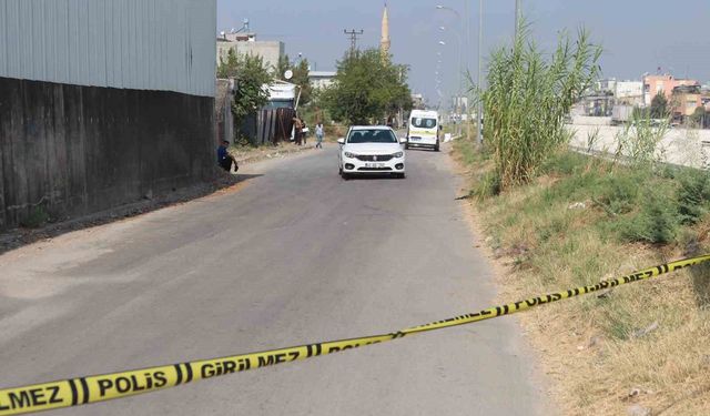 Adana'da Seyir Halindeki Araca Kurşun Yağdı!