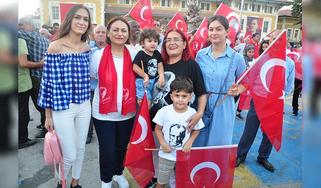 Müzeyyen Şevkin’den 30 Ağustos Mesajı: “Bağımsızlığın Ve Özgürlüğün Sönmeyen Meşalesidir”