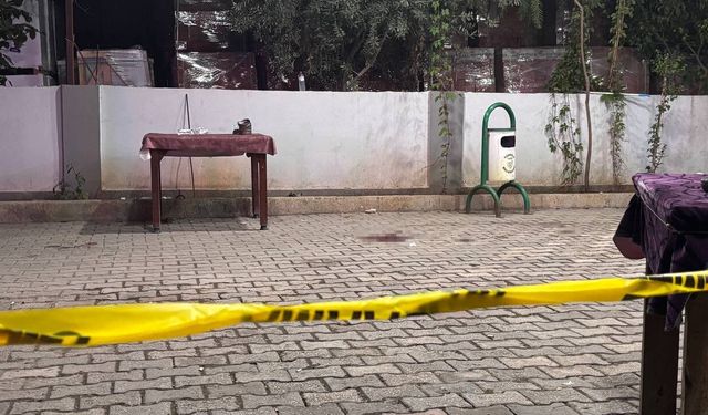 Adana’da Kahvehanede Silahlar Konuştu!