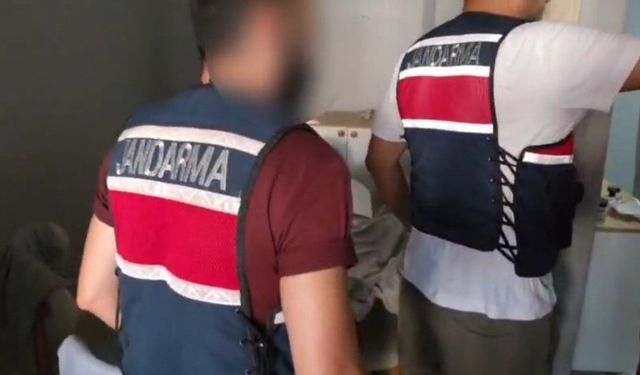 Adana’da Uyuşturucu Ve Silah Operasyonu!