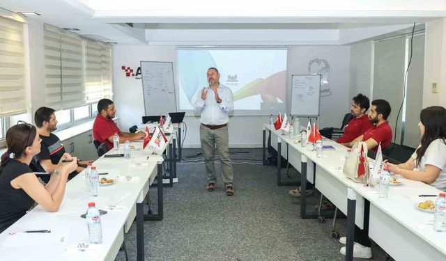 AOSB’de İş Dünyasının Geleceği Masaya Yatırıldı: Yönetim Ve Dönüşüm Eğitimi