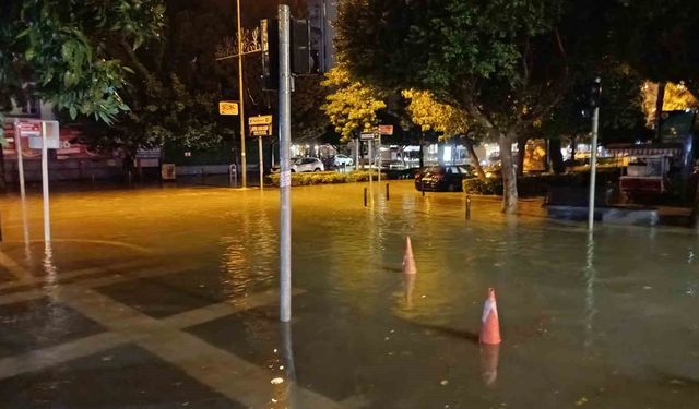 Adana’da 45 Dakikalık Sağanak Yetti!