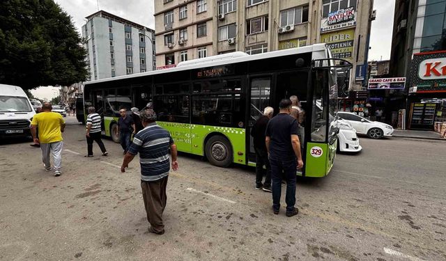 Adana’da Belediye Otobüsünün Tekerleği Fırladı!