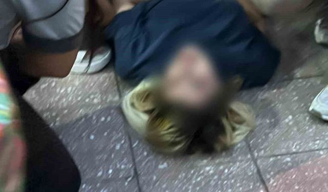 Adana’da Kaldırımda Yürüyen Kadına Eşi Bıçakla Saldırdı!