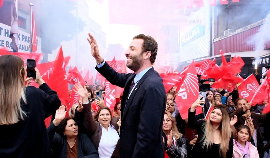 Kadir Aydar Ceyhan'la Kucaklaşıyor!