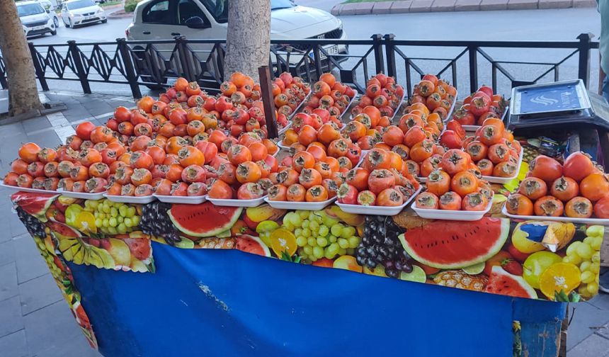 Adana Tezgahlarında Cennet Hurması Coşkusu