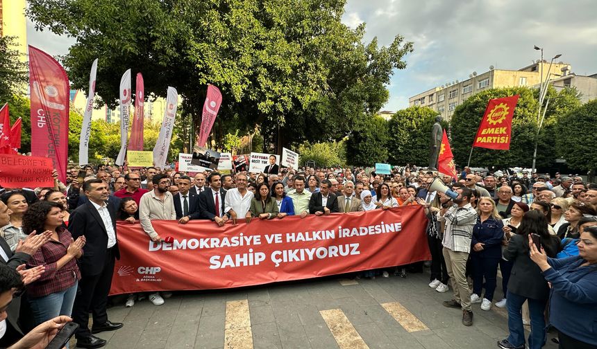 CHP Adana’da Ayağa Kalktı