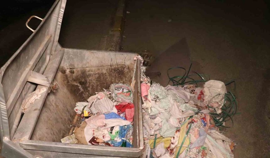 Bebeğini Evde Doğurup Çöpe Atmış