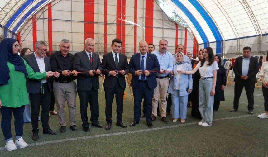 Hayat Boyu Öğrenme Haftasında Kursiyerler Yeteneklerini Sergiledi