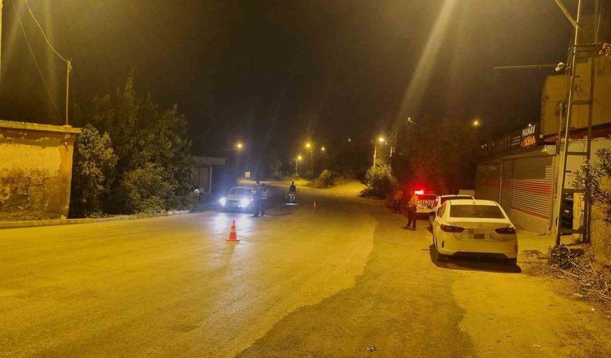 Adana Kozan'da Aranan 2 Şahıs Yakalandı, Cezaevine Teslim Edildi