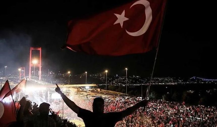 15 TEMMUZ RESMİ TATİL Mİ 2025? 15 Temmuz Salı günü resmi bankalar, noterler tatil mi, kapalı mı?