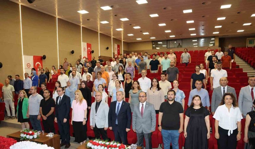 Adana’da Etkileyici Konferans: 15 Temmuz’da Ne Oldu? İşte 4 Farklı Özelliğiyle O Gece