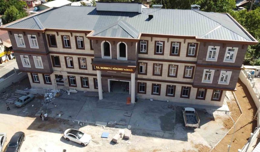 Saimbeyli’de Yeniden Yapılan Kaymakamlık Binası Ne Zaman Açılacak?