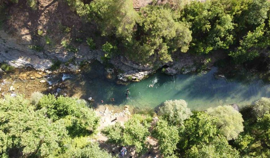 Burası Adana’nın Serin Kaçışı! Kaynak Suyuna Koşanlar Ne Dedi?