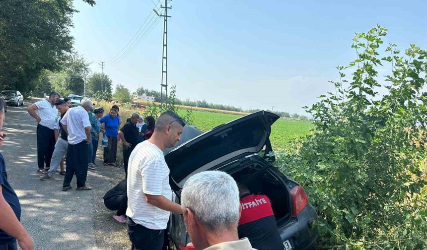 Facia Ucuz Atlattı: Şarampole Devrilen Otomobilde Yaralananlar Var