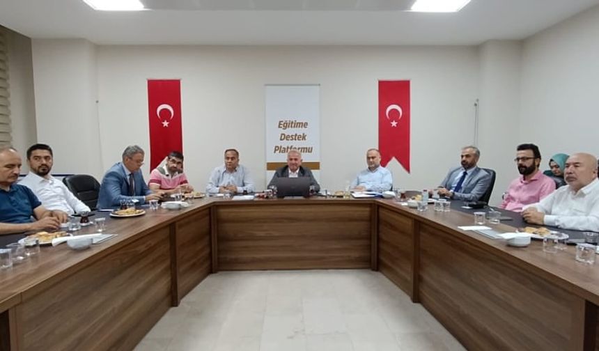 Aladağ’da Eğitime Yön Veren Toplantı! Gençler İçin Yeni Adımlar Atılıyor