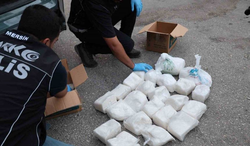 Bardak Değil Zehir! Kolilerden 31 Kilo 550 Gram Uyuşturucu Çıktı