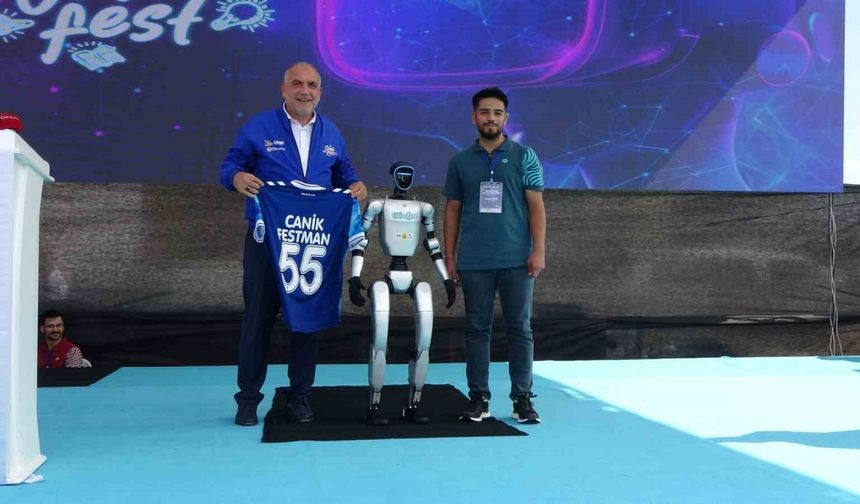 da Türkiye’nin En Büyük Yapay Zekâ Festivali Başladı: CANİKFESTMAN Sahneyi Salladı