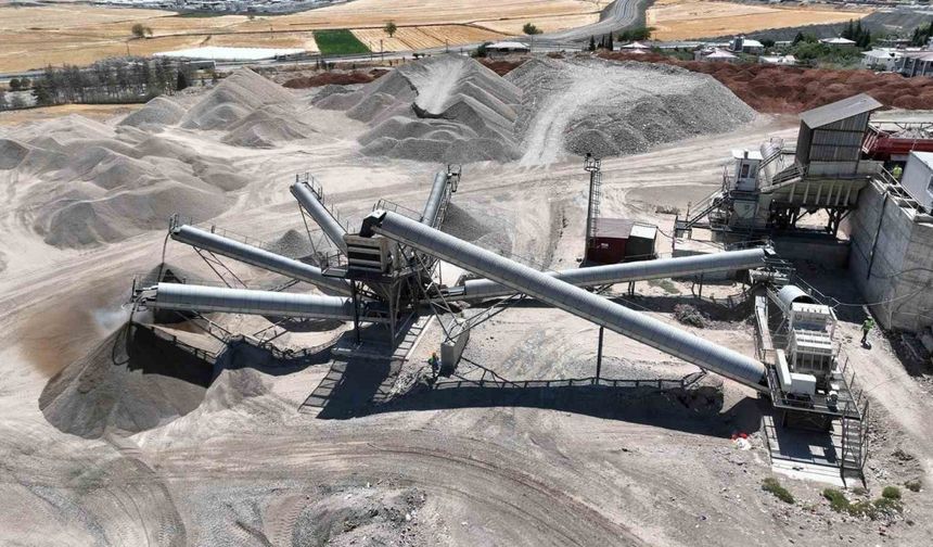 Depremin Yaralarını Sararken Çevreye De Katkı Sağlıyor