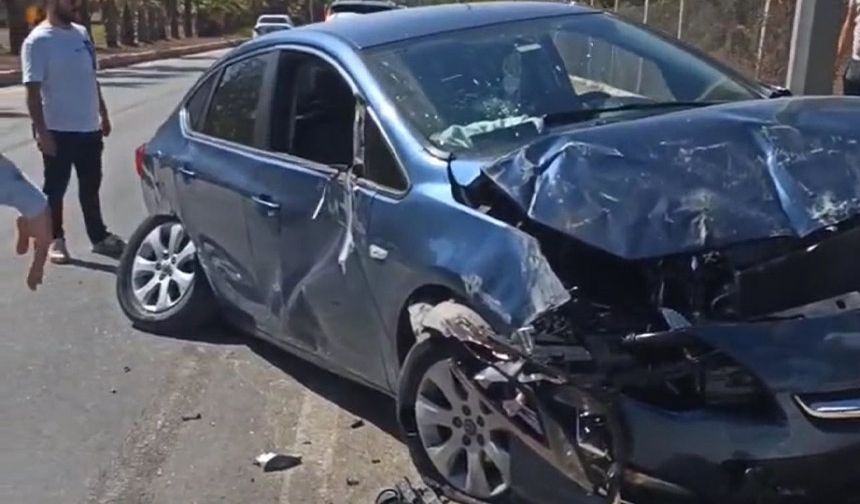 Bir Lastik Patlaması, Araçta Büyük Hasar: Sarıçam’da Korkutan Kaza