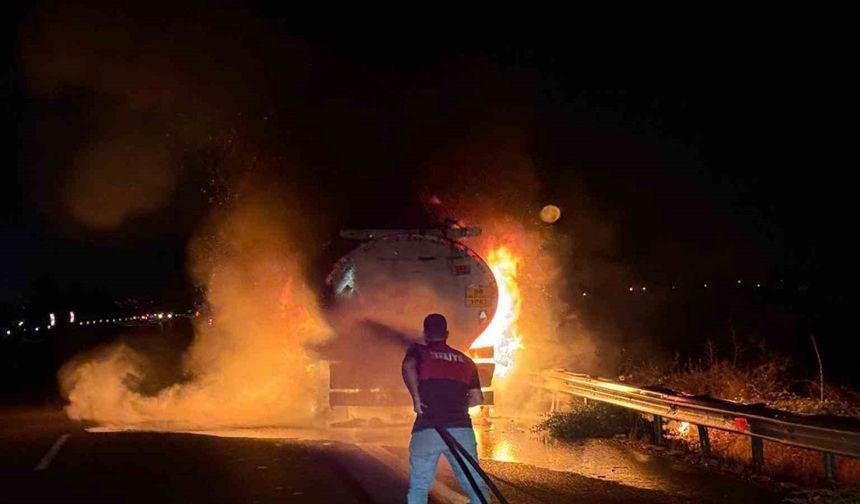 TAG Otoyolu Trafiği Karıştı: Tanker Yangını Panik Yarattı