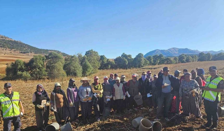 Tufanbeyli Jandarmasından Dolandırıcılık ve KADES Eğitimi