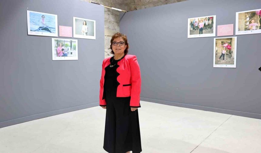 Adana’da Umut Dolu Sergi: Kanseri Yenen Kadınlar Objektif Karşısında