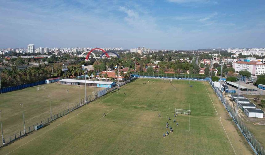 Adana Demirspor’da Kara Gün: İcra Memurları Eşyalara El Koydu!