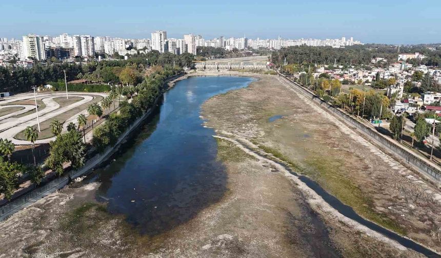 Adana’da 52 Yılın En Büyük Krizi! Nehir Kurudu, Kanallar Susuz Kaldı