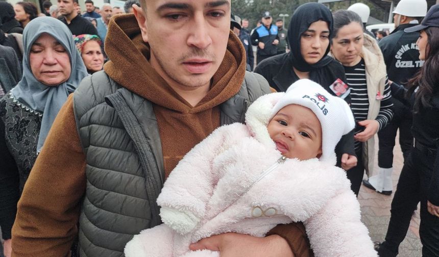 Adana’da Yürek Burkan Veda: 8 Aylık Bebeğin Bereli Uğurlaması Herkesi Ağlattı!