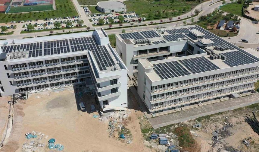 ATÜ Güneş Enerjisiyle Çığır Açıyor: Yüzde 40 Fazla Elektrik Üretilecek!